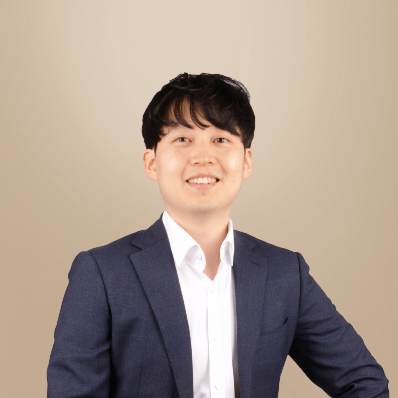 Dr Alex Min